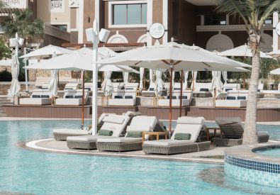 Poolside sun lounger 395 x 275